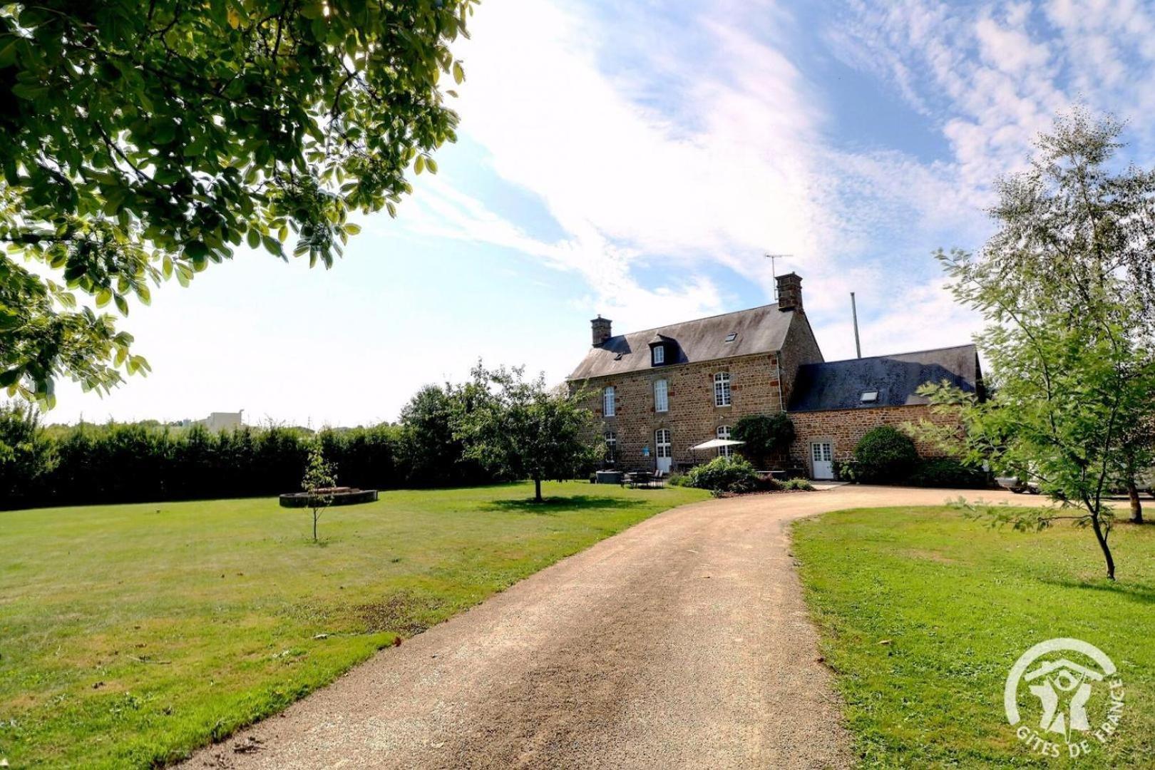 La Gentilhommiere Bed & Breakfast La Bazouges-du-Desert Exterior photo